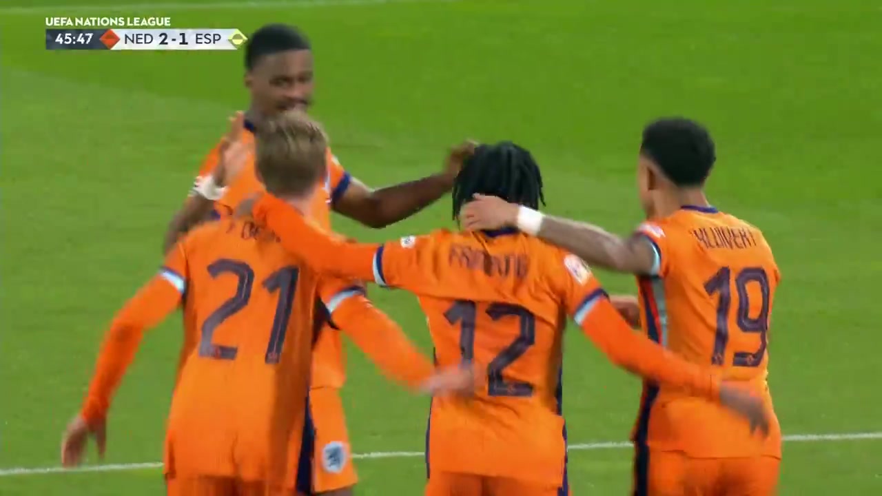  荷蘭2-1反超西班牙！弗林蓬插上橫傳助攻！賴因德斯推射破門！